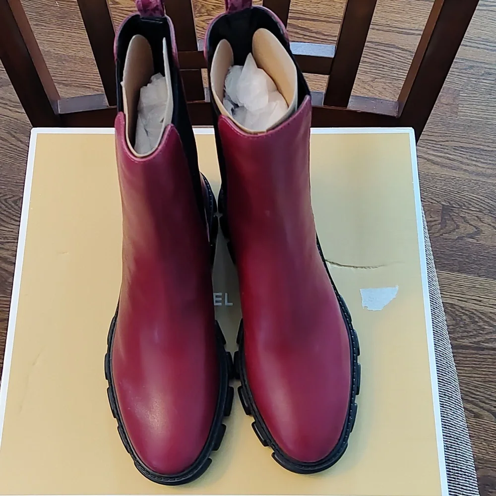 Michael Kors Ridley Chelsea boots-NEW